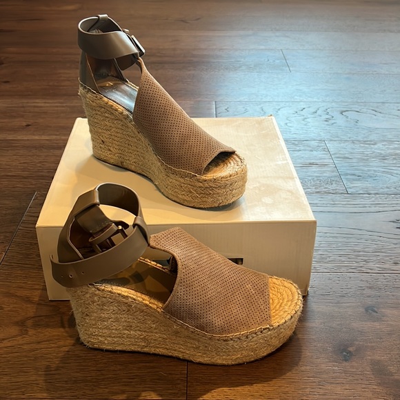 Marc Fisher Annie wedge - Picture 2 of 6